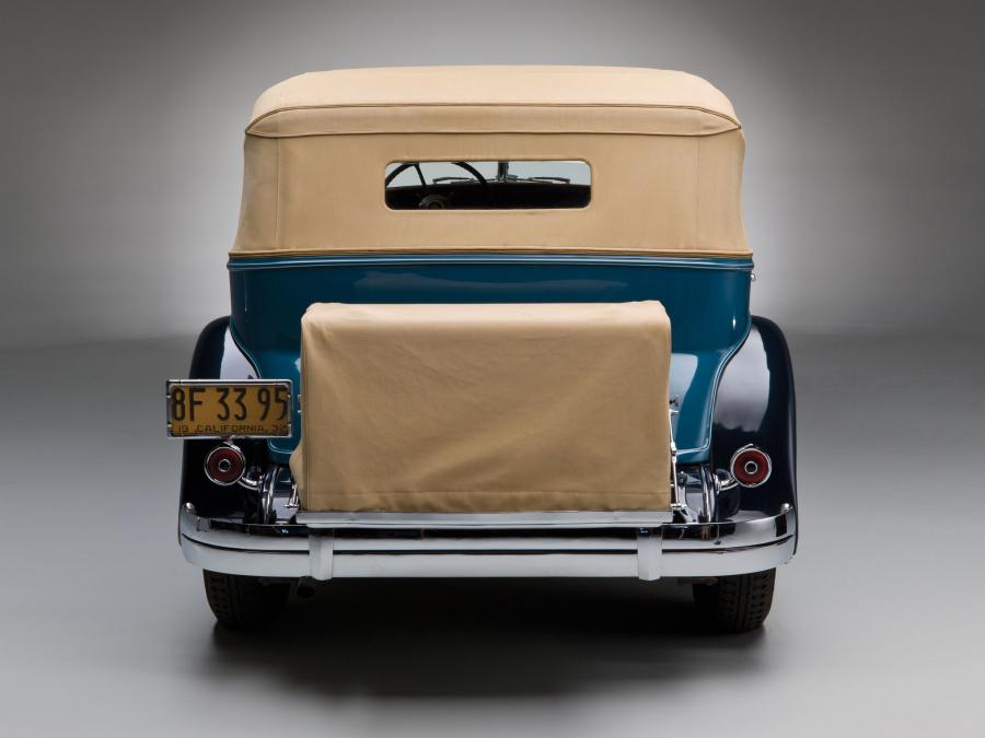  Packard Individual Custom Twelve Convertible Sedan by Dietrich 1932 года  (фото 5 из 8)